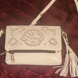 Elegant White Floral Embroidered Women's Bag